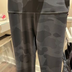 Alo Black Camo Leggings